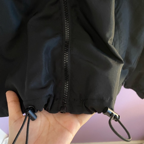 Lightweight windbreaker jacket - Picture 3 of 3